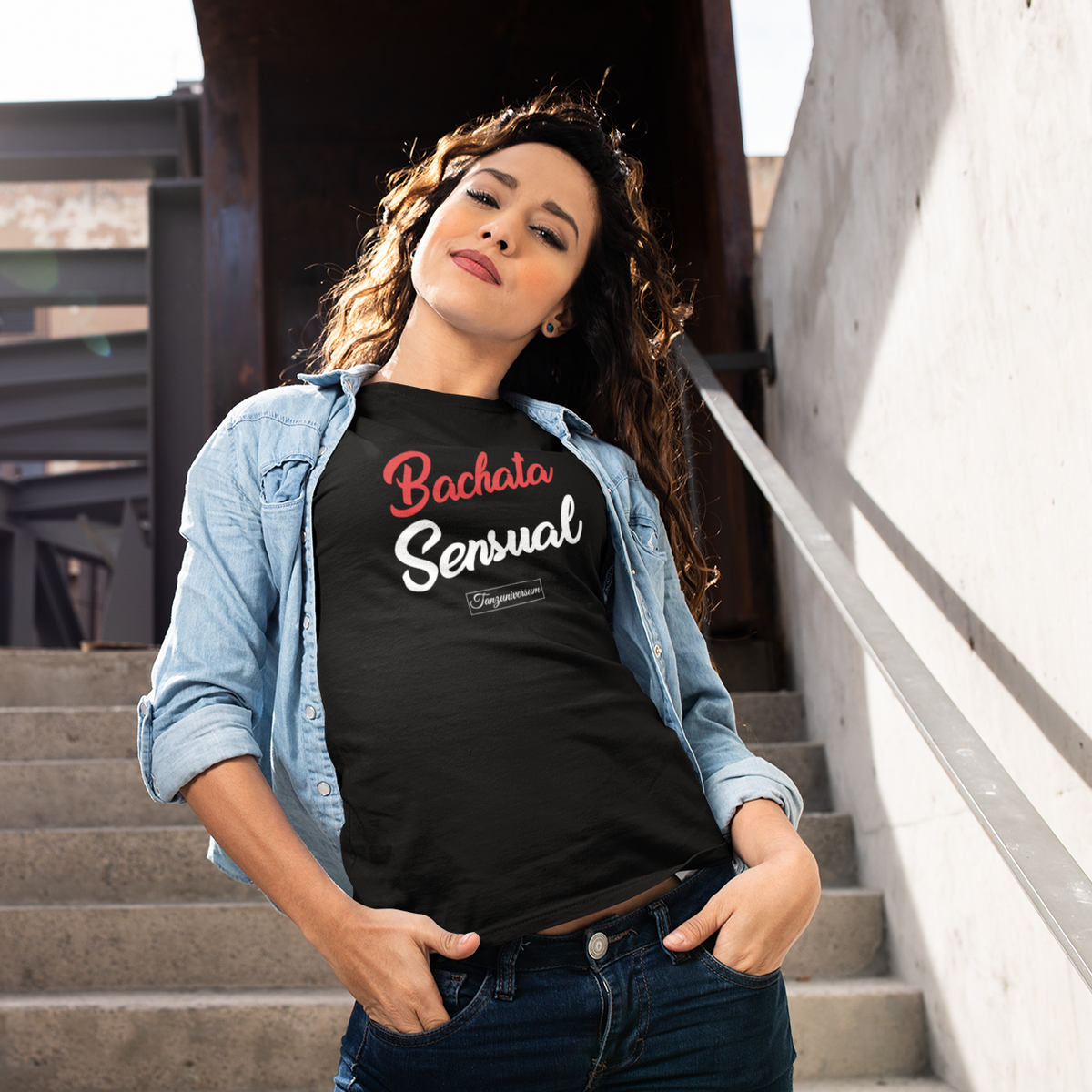 Bachata Sensual Party-Shirt Damen als besondere Geschenkidee für tanzbegeisterte Frauen.