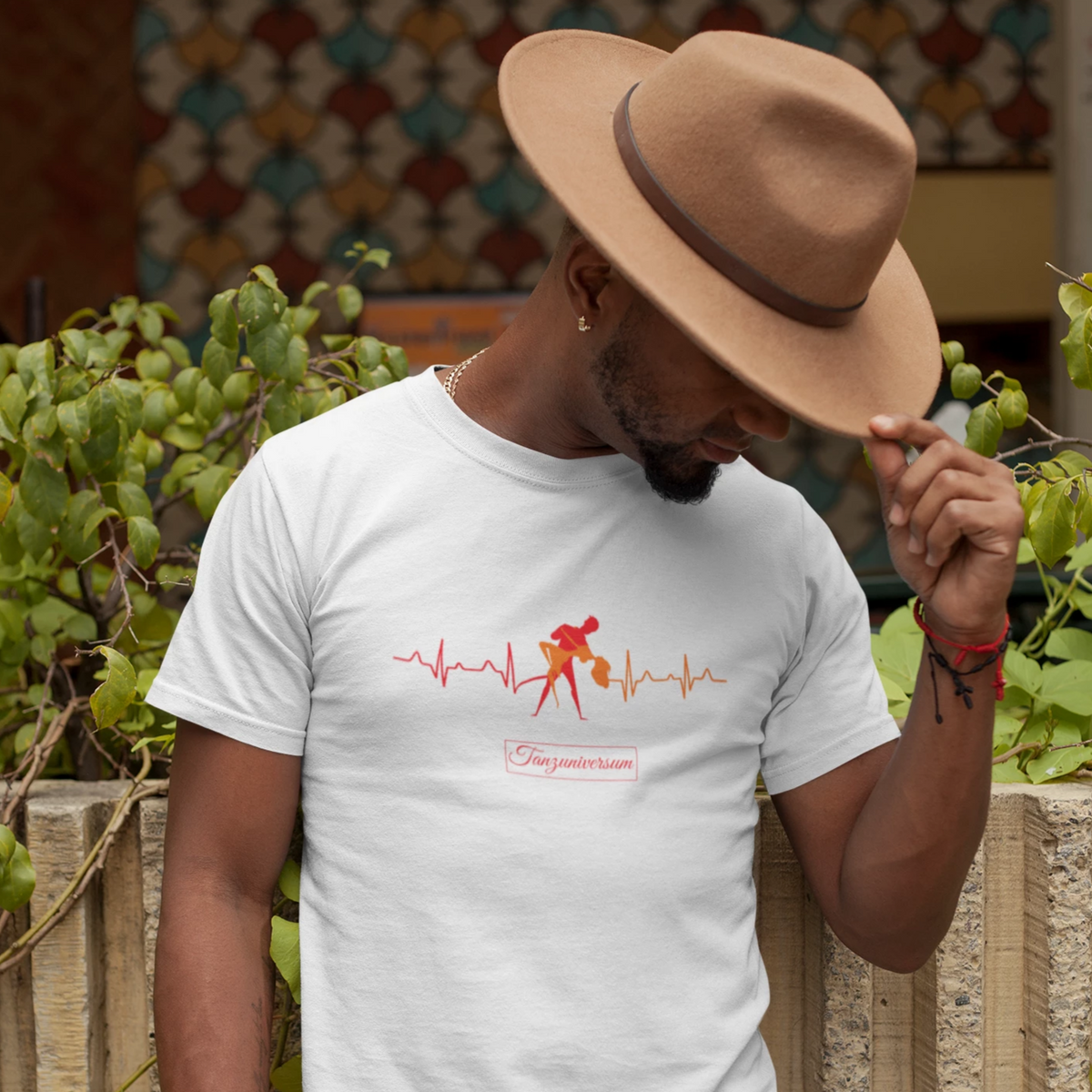 Herzschlag Tanz-Shirt Herren als vielseitiges Tanzoutfit für Social Dance, Training und als Weihnachtsgeschenk.